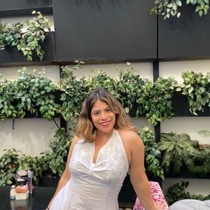 Meet your Posher, Yesenia